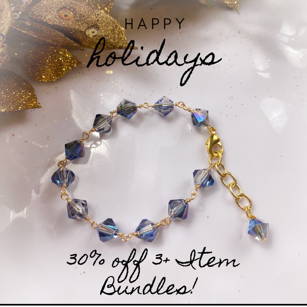 Happy Holidays! Enjoy 30% off 3+ Item Bundles 🎁